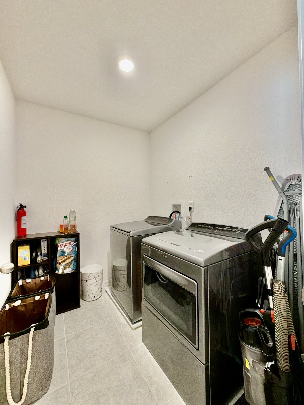 Beautiful 3-bedroom, 2.5-bath townhome Near Downtown - Military bases - Highway - Airport property image