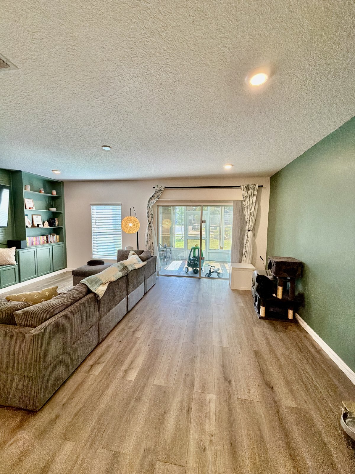 Beautiful 3-bedroom, 2.5-bath townhome Near Downtown - Military bases - Highway - Airport property image