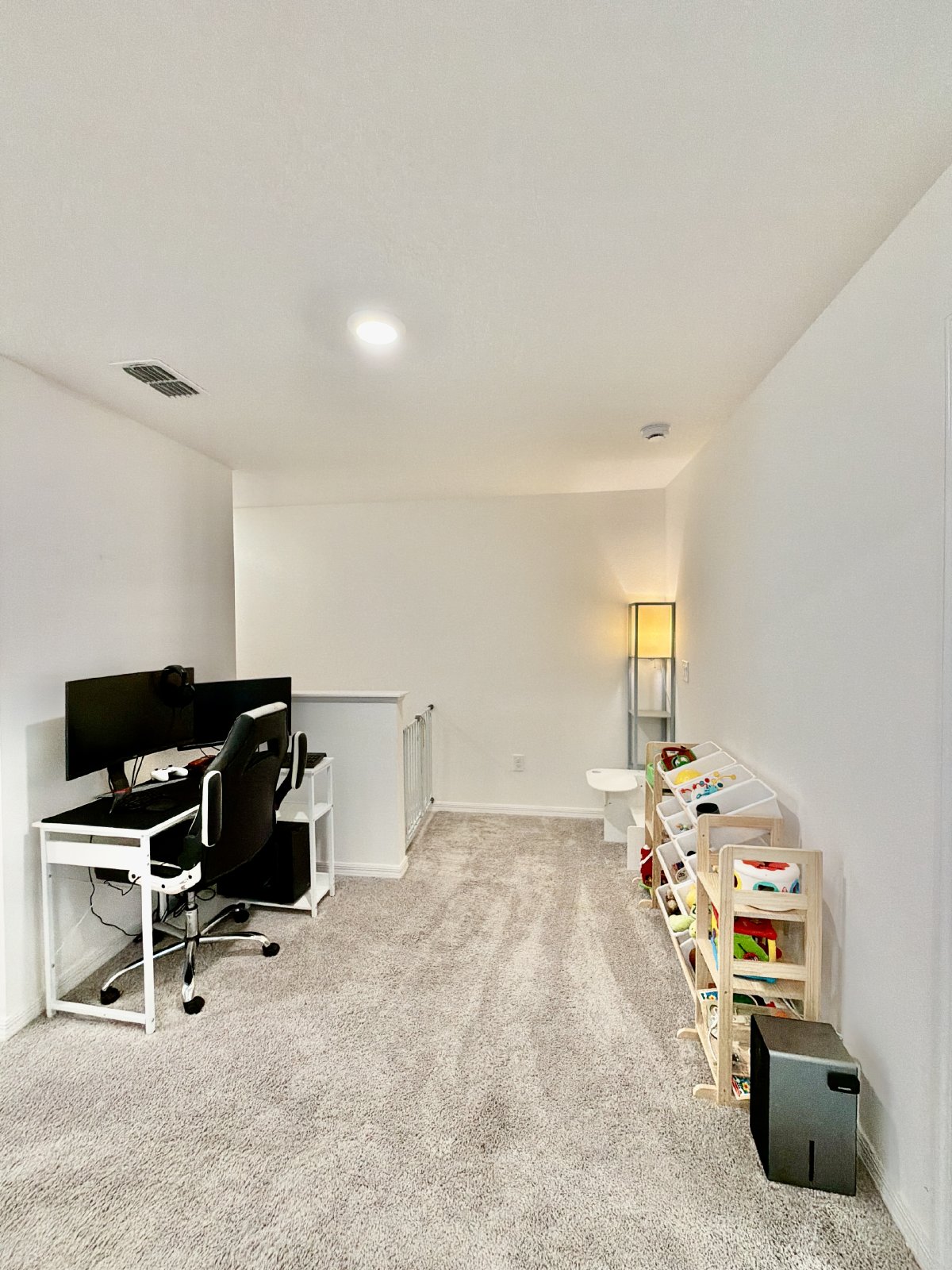 Beautiful 3-bedroom, 2.5-bath townhome Near Downtown - Military bases - Highway - Airport property image