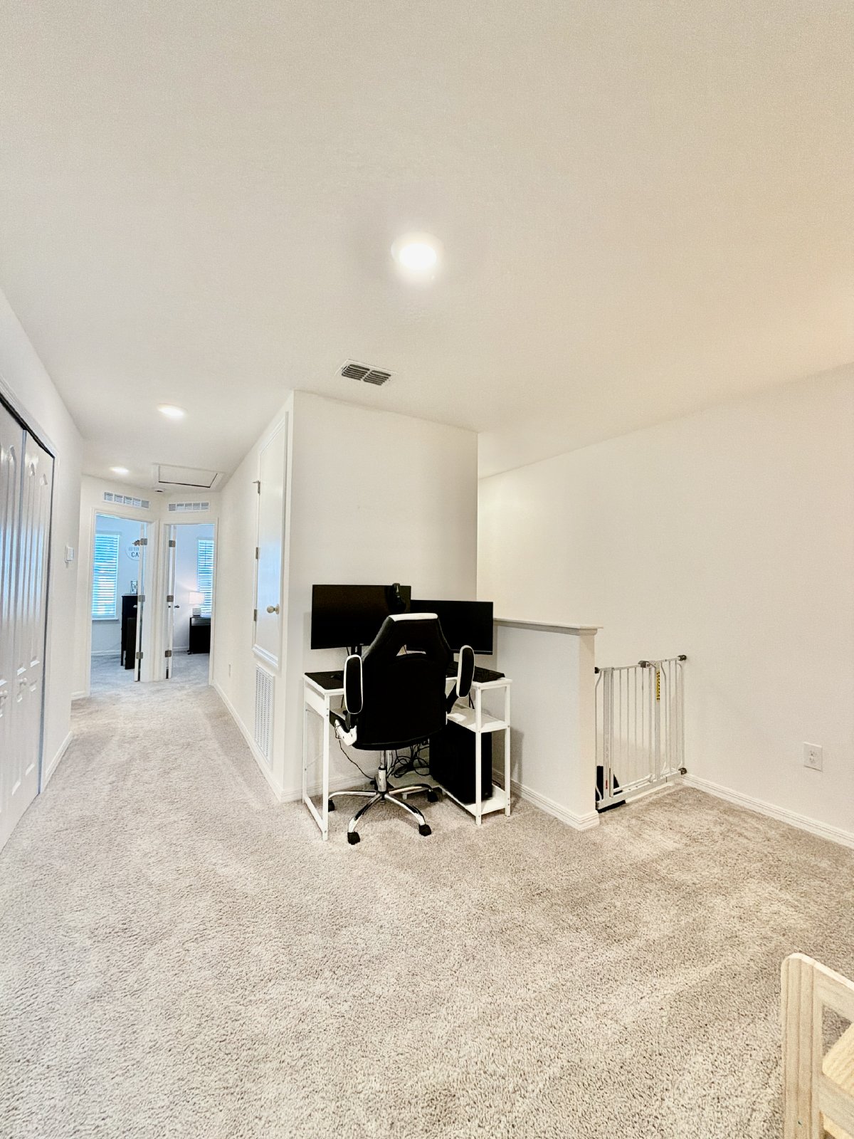 Beautiful 3-bedroom, 2.5-bath townhome Near Downtown - Military bases - Highway - Airport property image