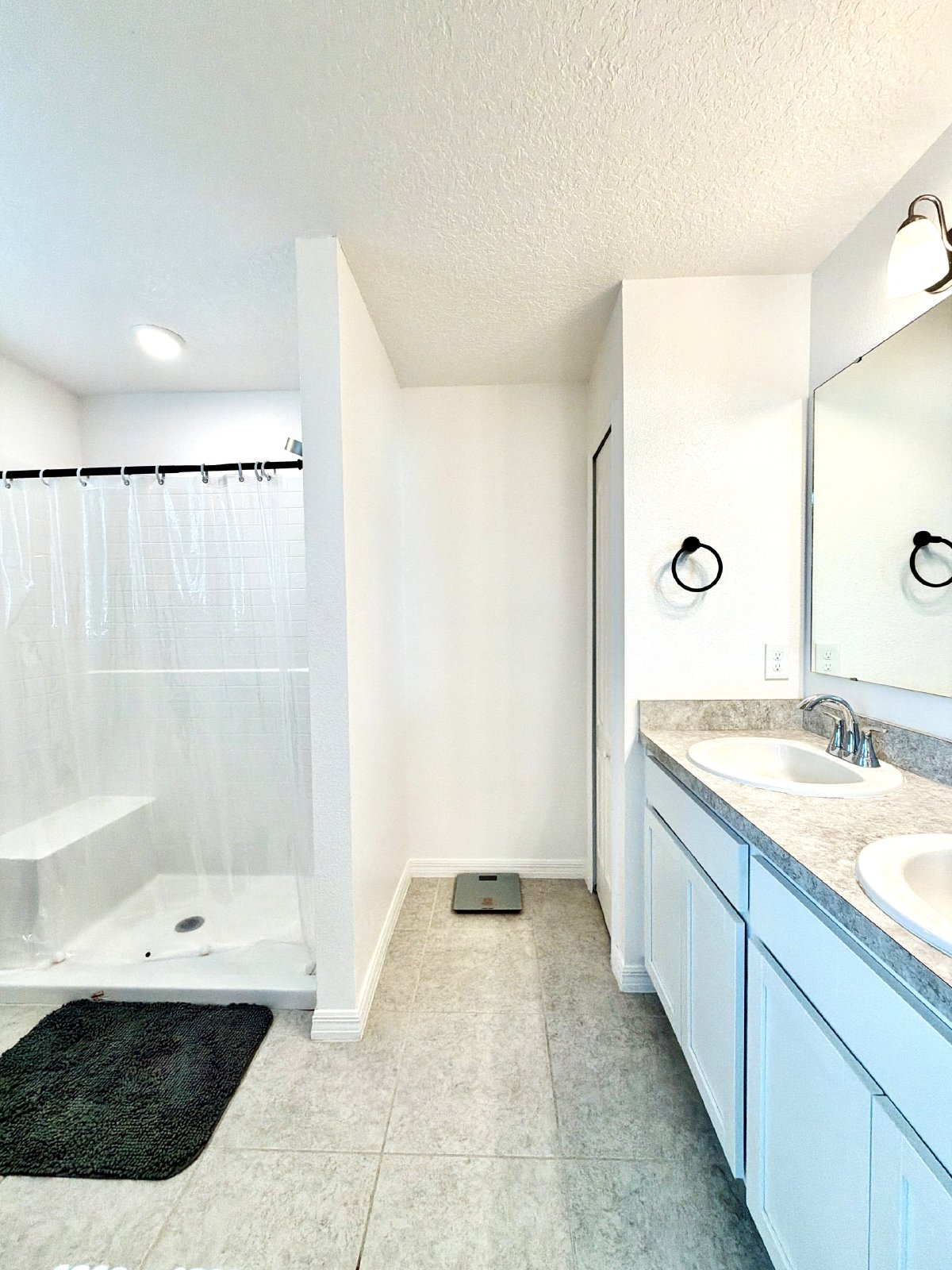 Beautiful 3-bedroom, 2.5-bath townhome Near Downtown - Military bases - Highway - Airport property image