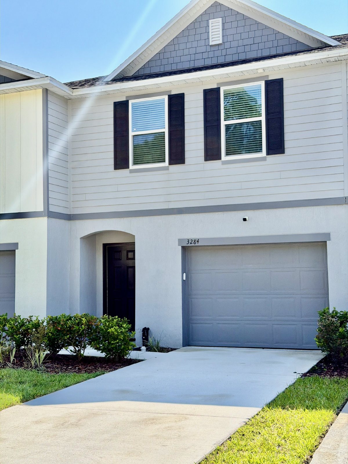 Beautiful 3-bedroom, 2.5-bath townhome Near Downtown - Military bases - Highway - Airport property image