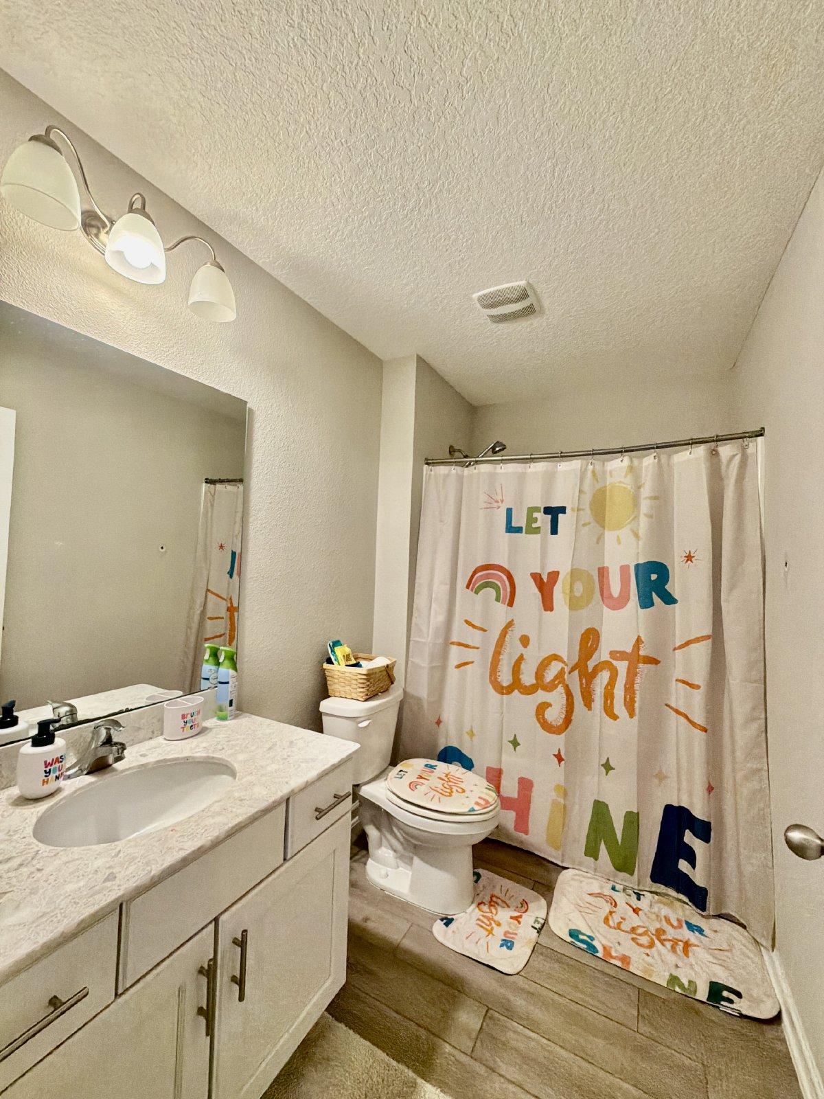 4/2 Beautiful Alta Lakes Single story - Community amenities included _ Easy Military Bases Commute property image