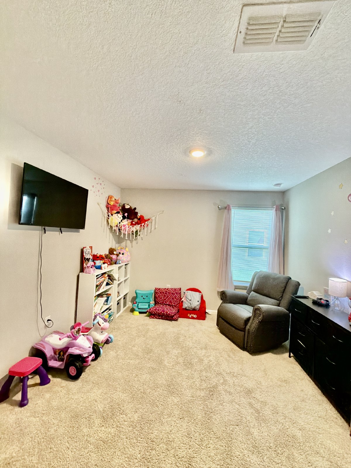 4/2 Beautiful Alta Lakes Single story - Community amenities included _ Easy Military Bases Commute property image