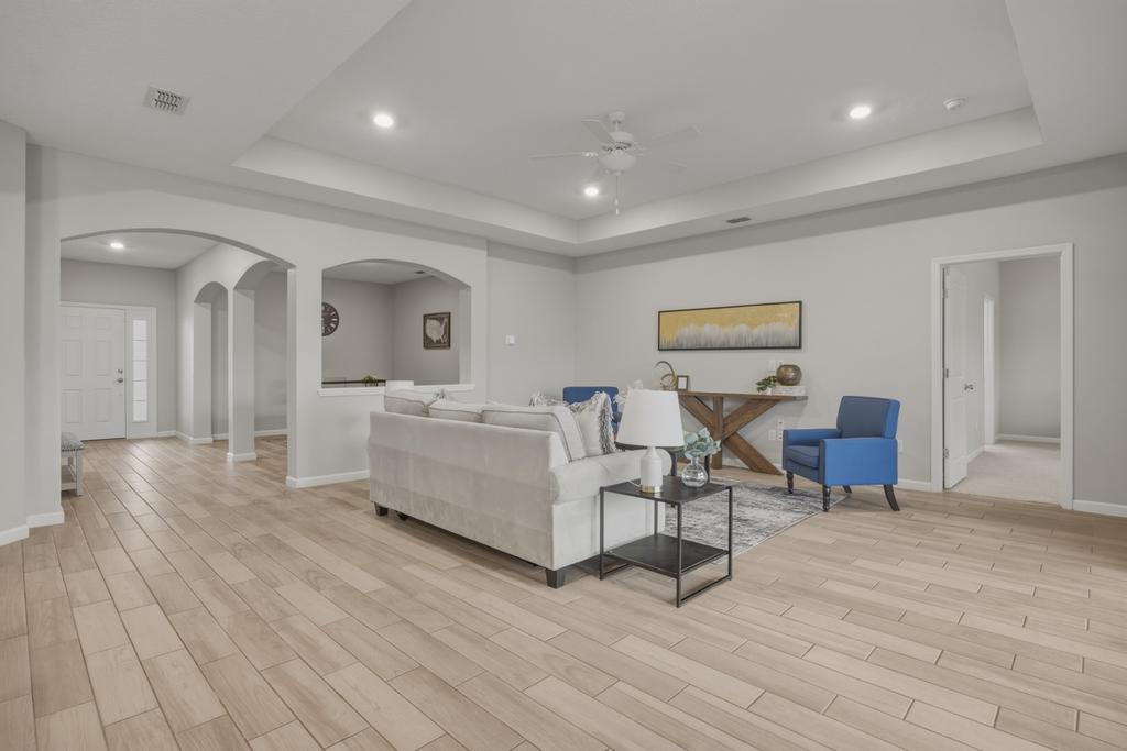 Newer Spacious Grey Hawk Home property image