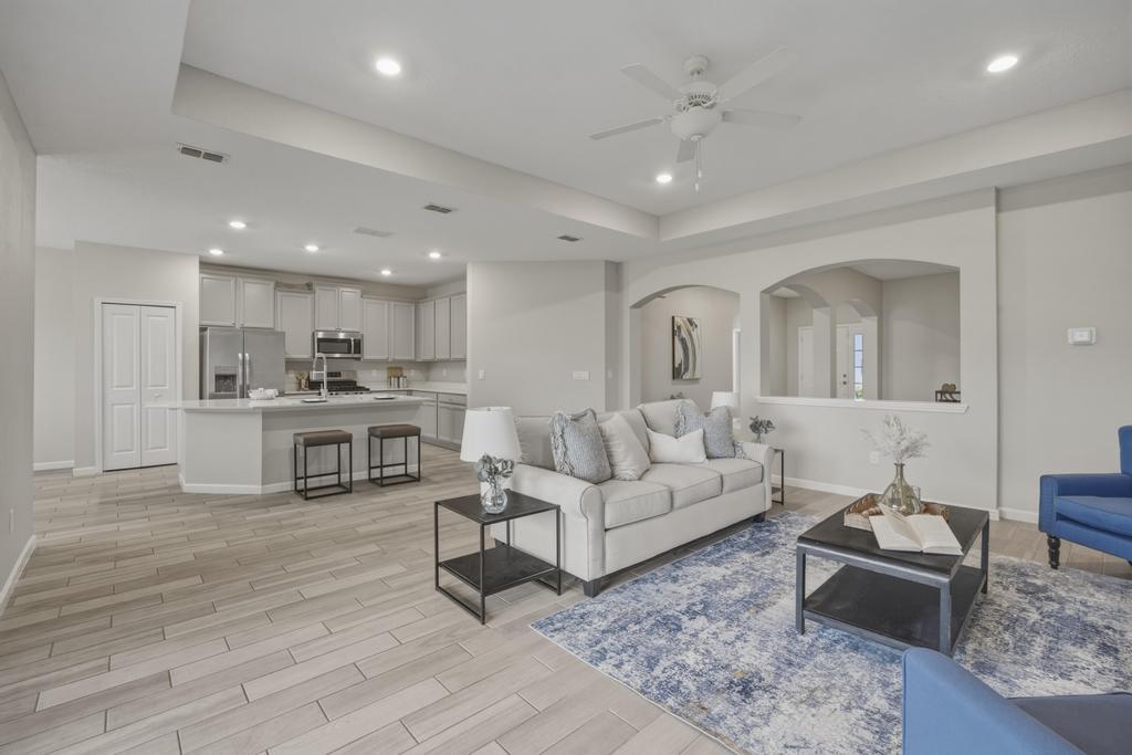 Newer Spacious Grey Hawk Home property image