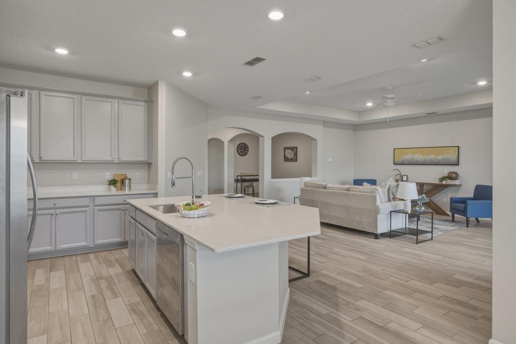 Newer Spacious Grey Hawk Home property image