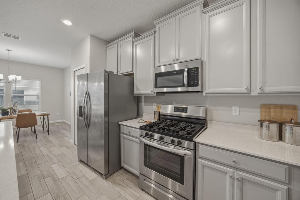 Newer Spacious Grey Hawk Home property image