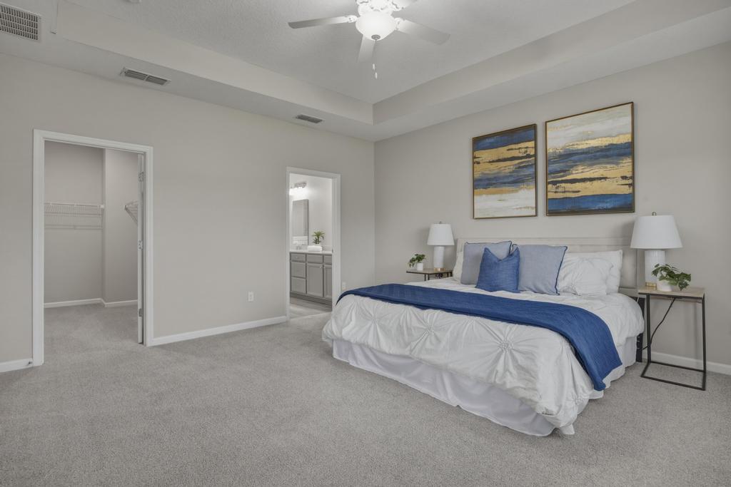 Newer Spacious Grey Hawk Home property image