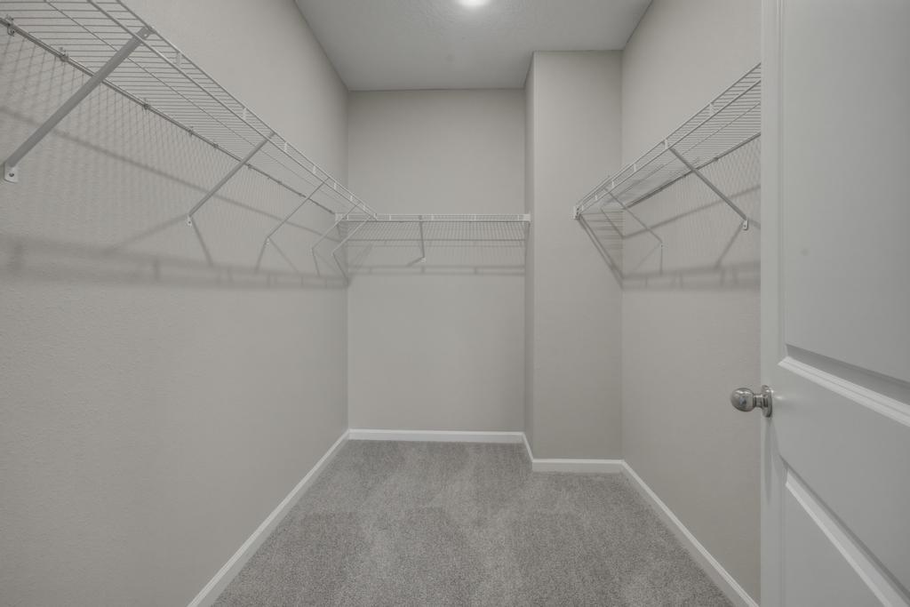 Newer Spacious Grey Hawk Home property image