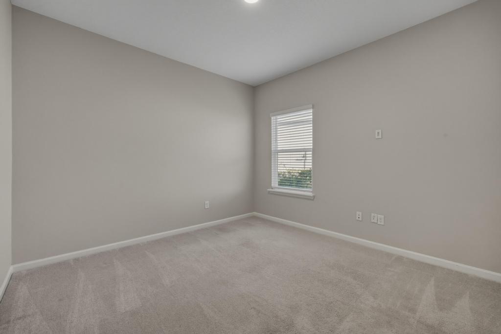 Newer Spacious Grey Hawk Home property image