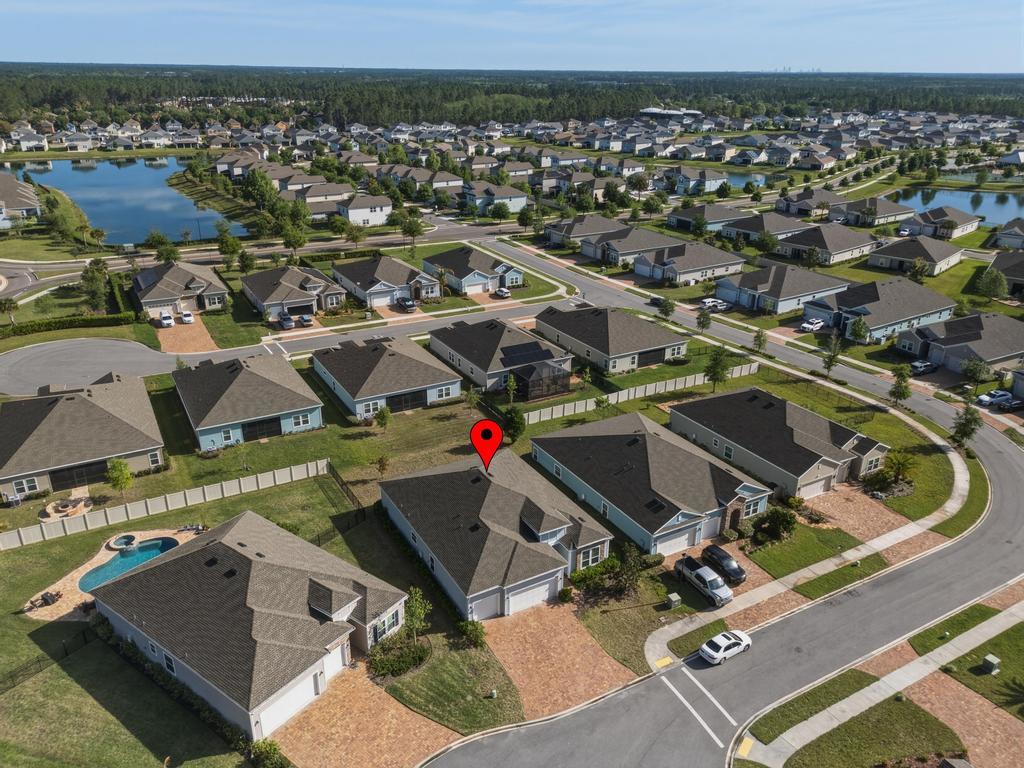 Newer Spacious Grey Hawk Home property image