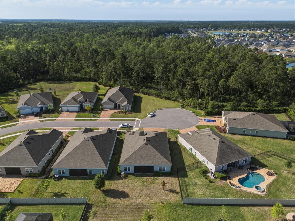 Newer Spacious Grey Hawk Home property image