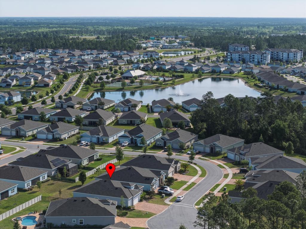 Newer Spacious Grey Hawk Home property image