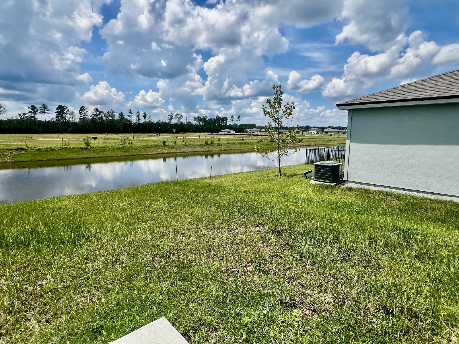 Like-New 2025 4-bedroom home for rent property image