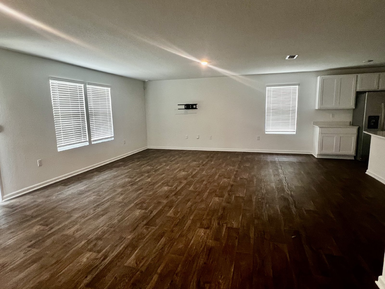 Like-New 2025 4-bedroom home for rent property image