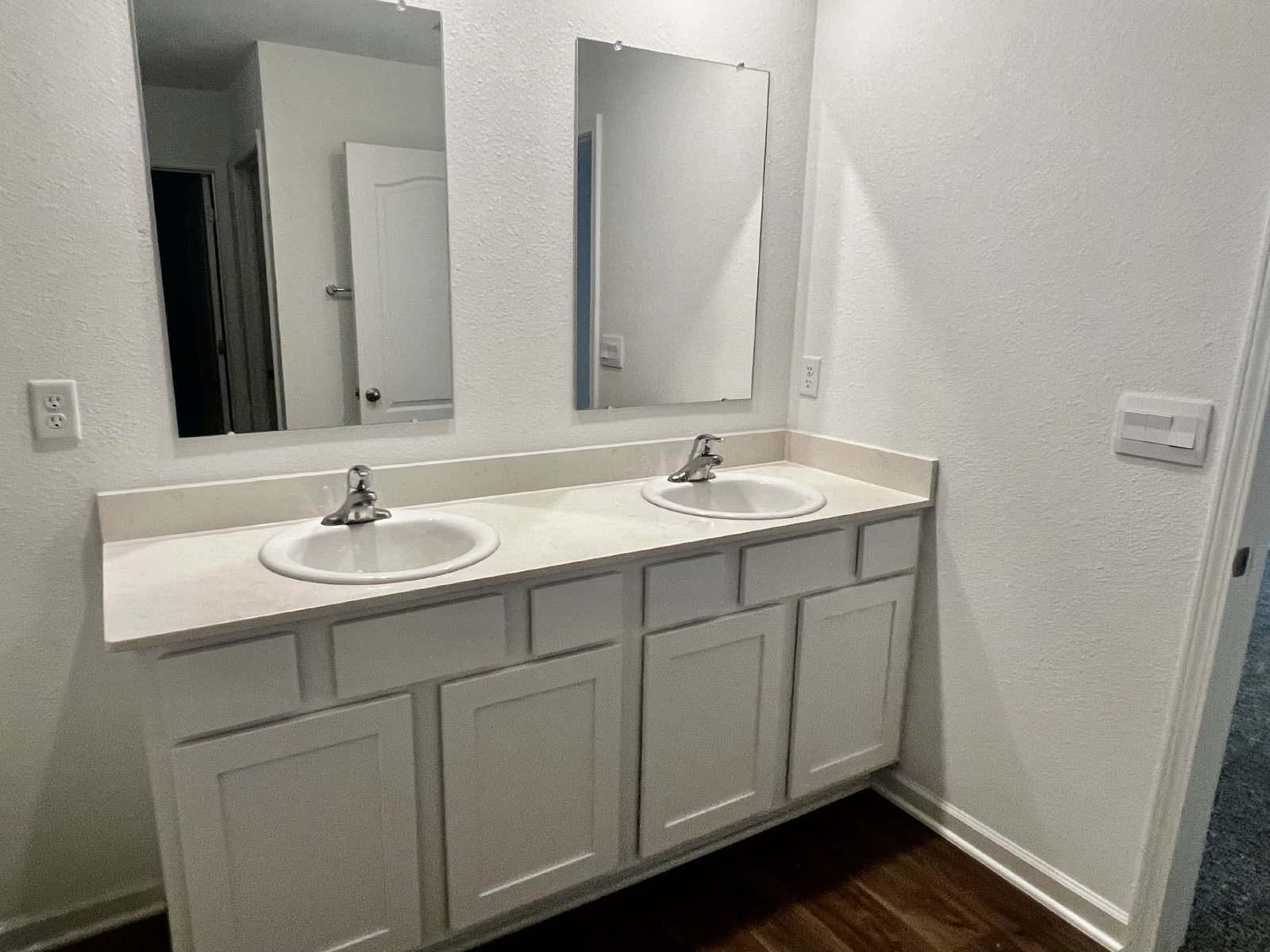 Like-New 2025 4-bedroom home for rent property image