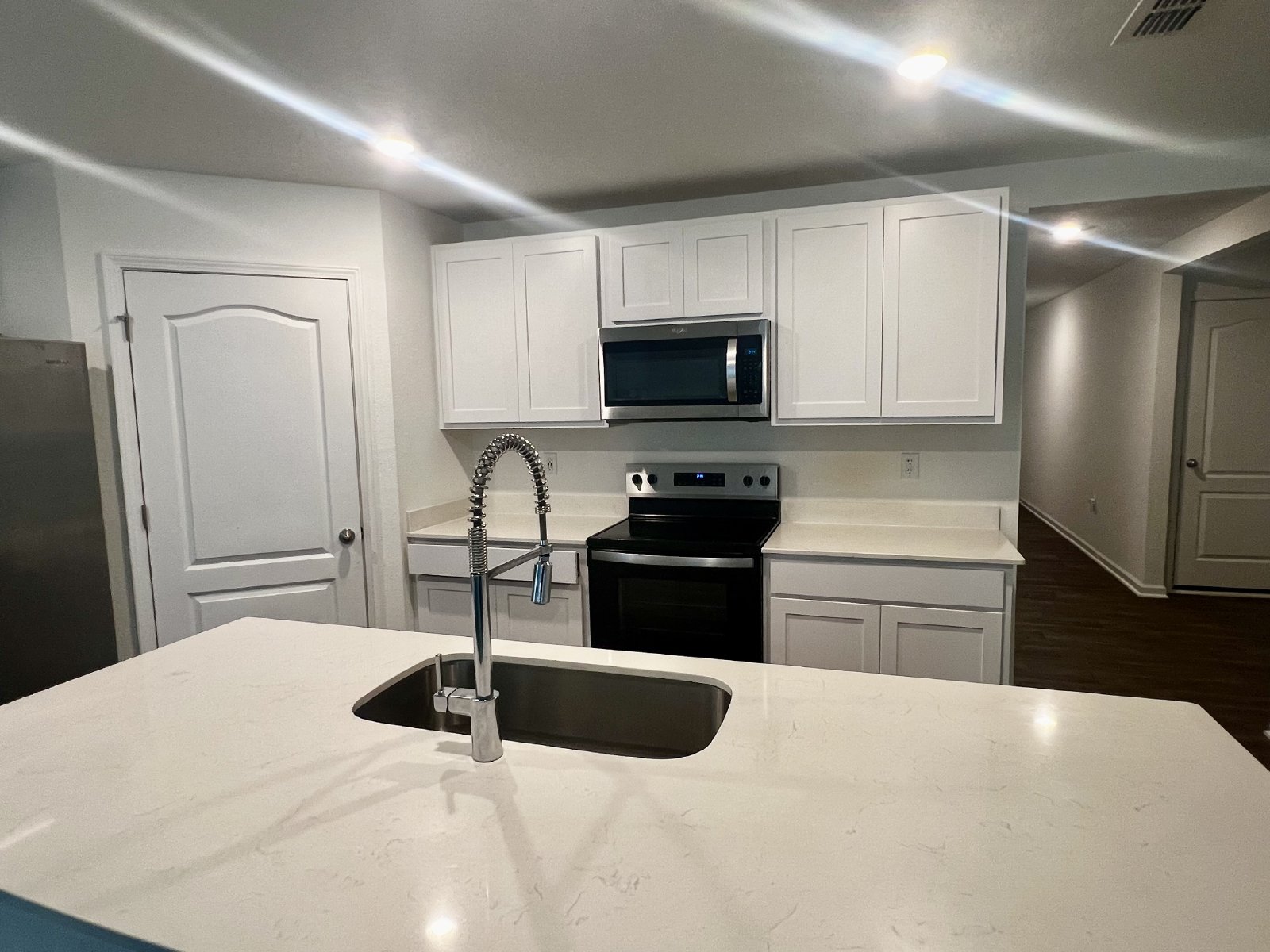 Like-New 2025 4-bedroom home for rent property image