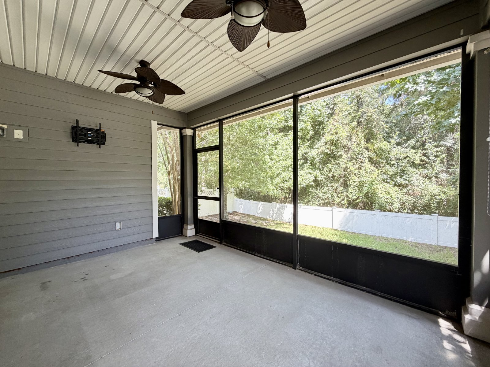 One Story, Adorable Home in Durbin Crossing! property image