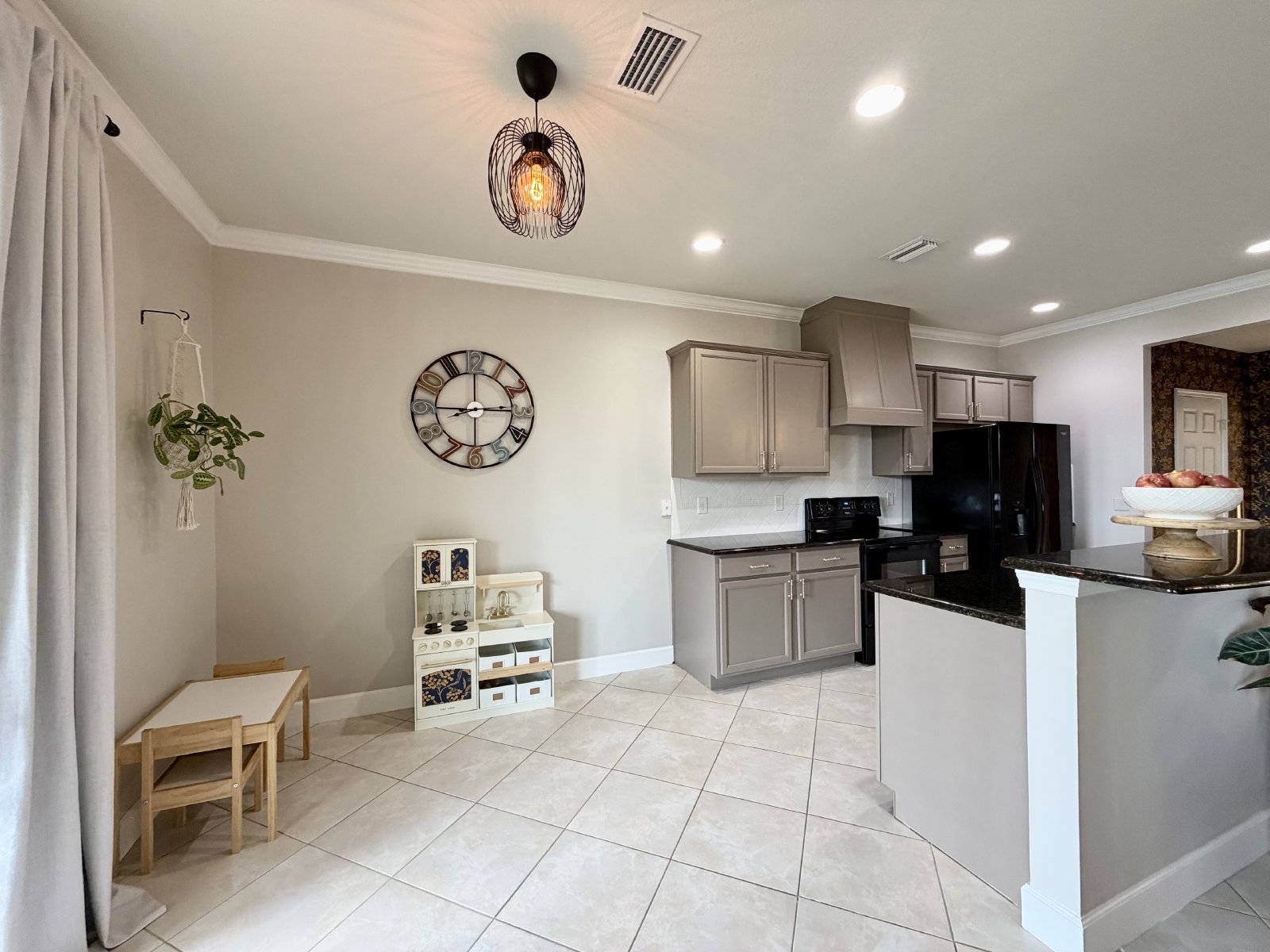 Spacious Townhome in Central Location! property image