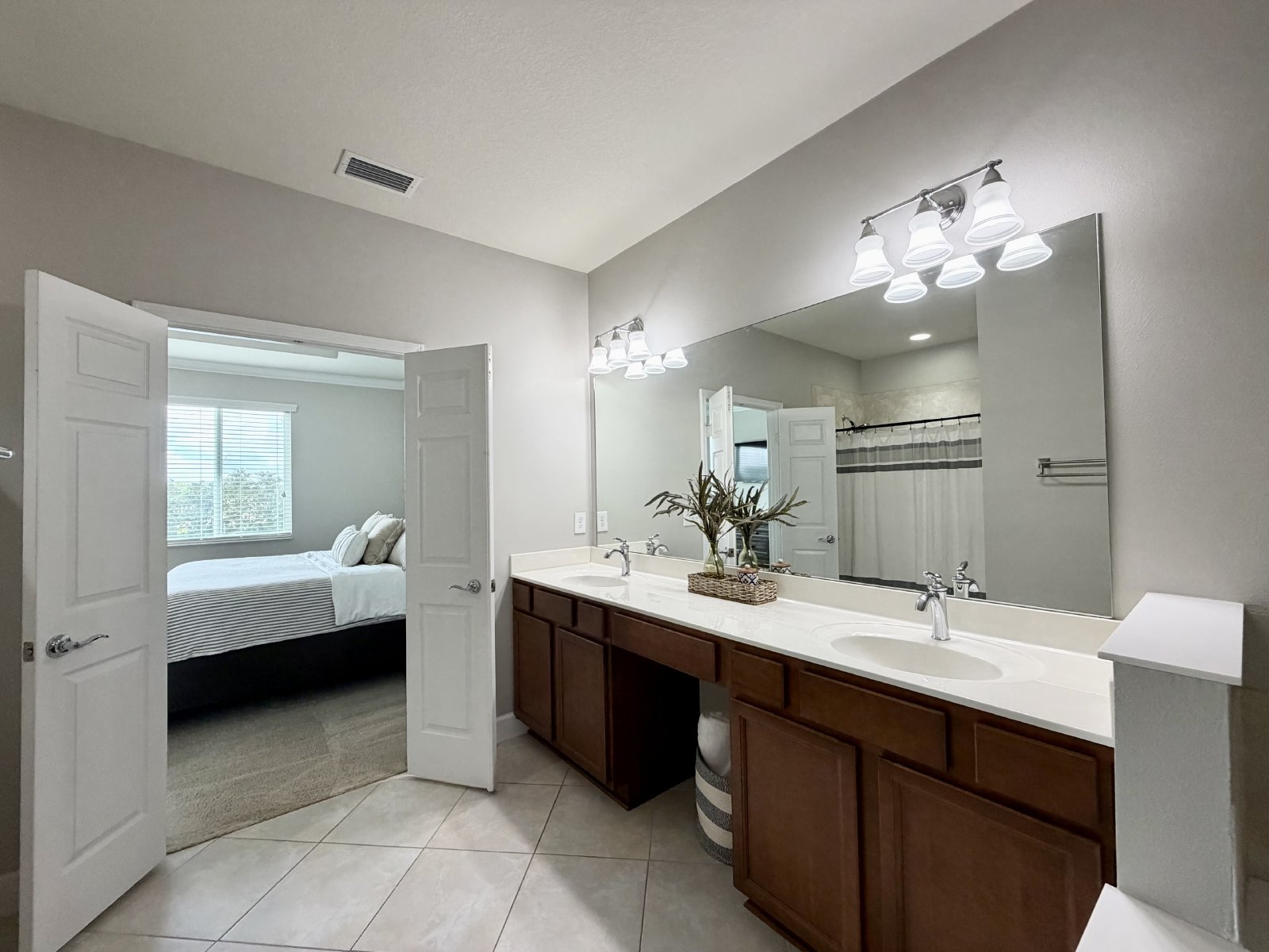 Spacious Townhome in Central Location! property image