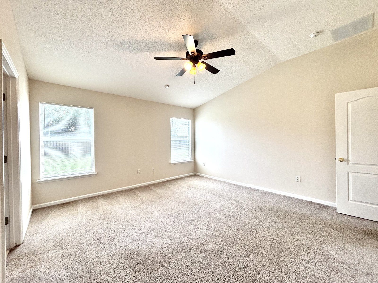 Charming, Well Kept in Wonderful Community! property image