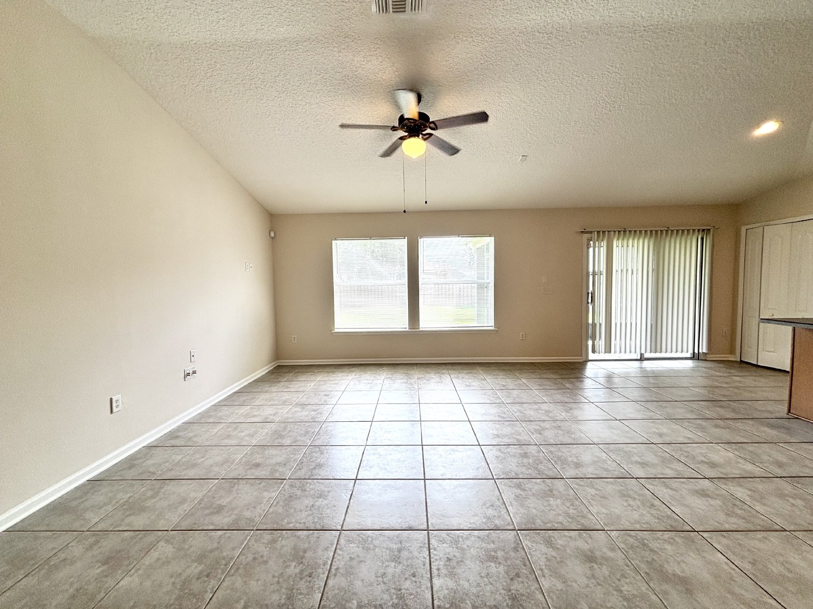 Charming, Well Kept in Wonderful Community! property image