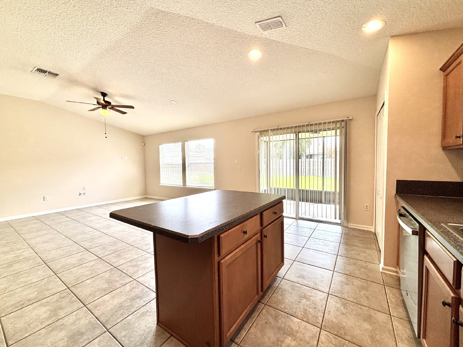 Charming, Well Kept in Wonderful Community! property image