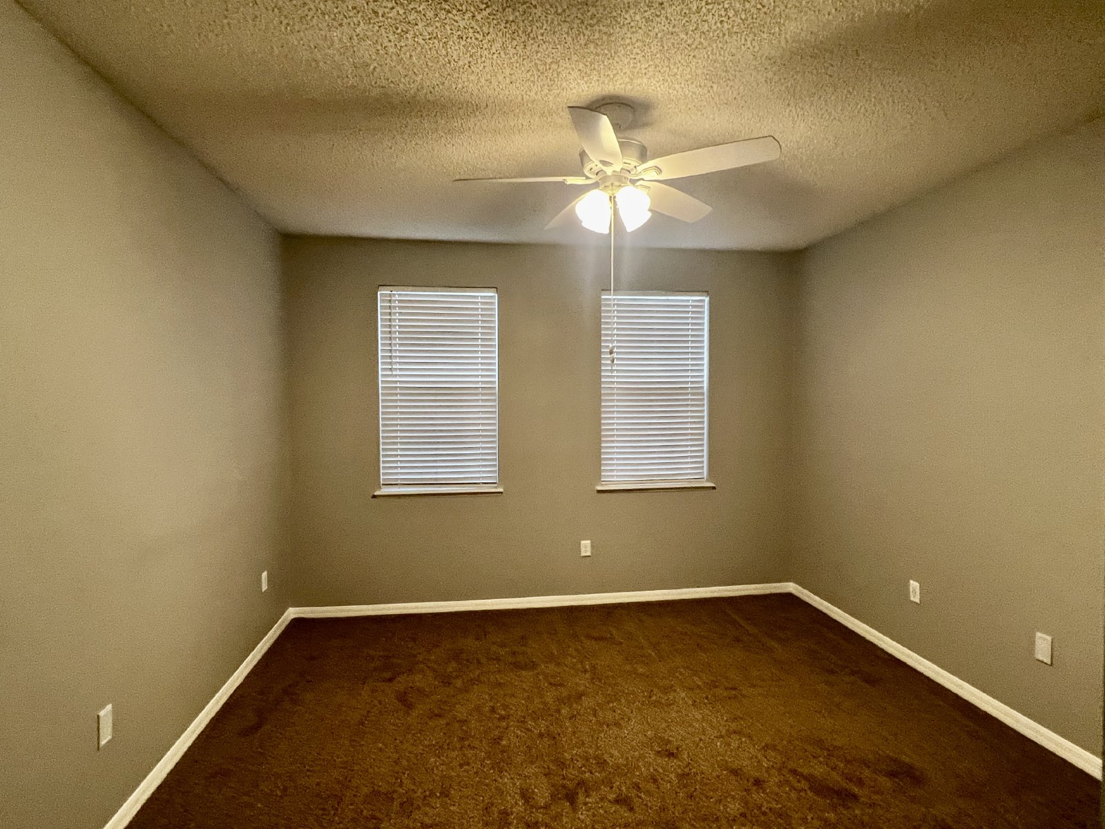 Spacious 4-Bedroom, 2.5-Bathroom Home – 2,300 Sq. Ft. property image