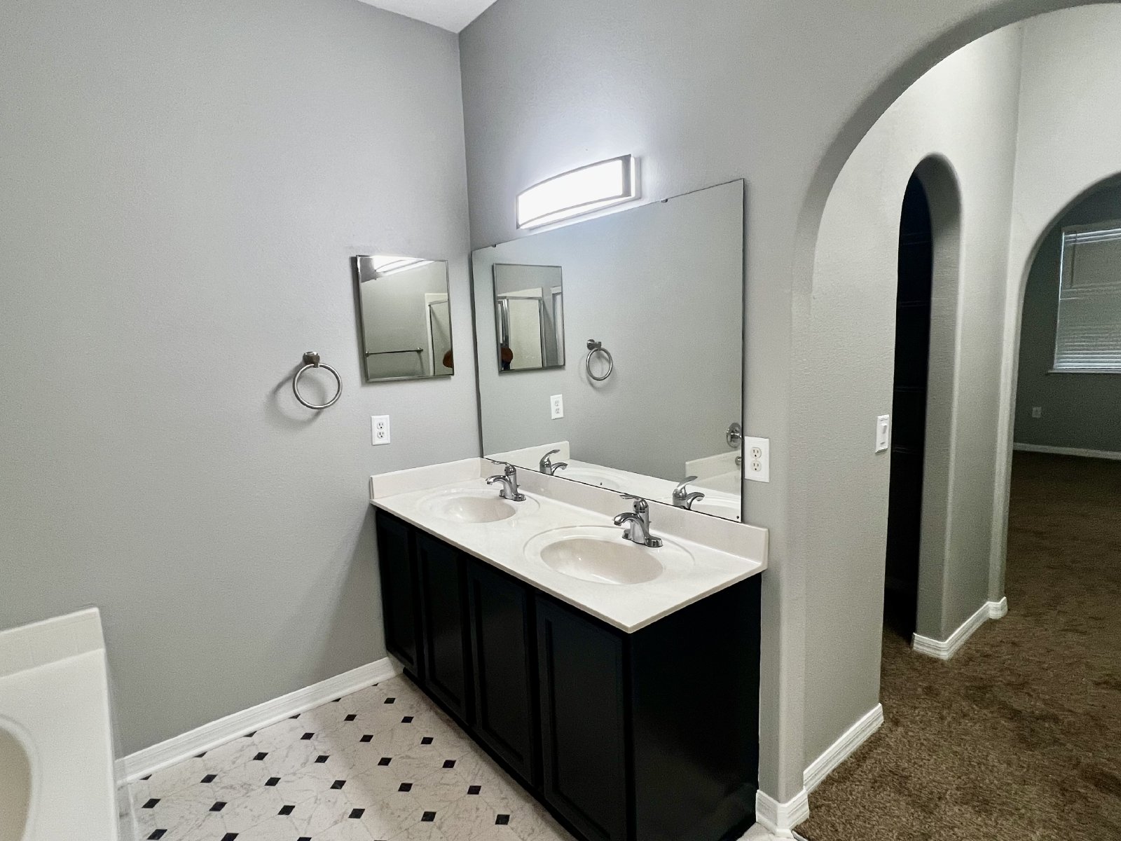 Spacious 4-Bedroom, 2.5-Bathroom Home – 2,300 Sq. Ft. property image