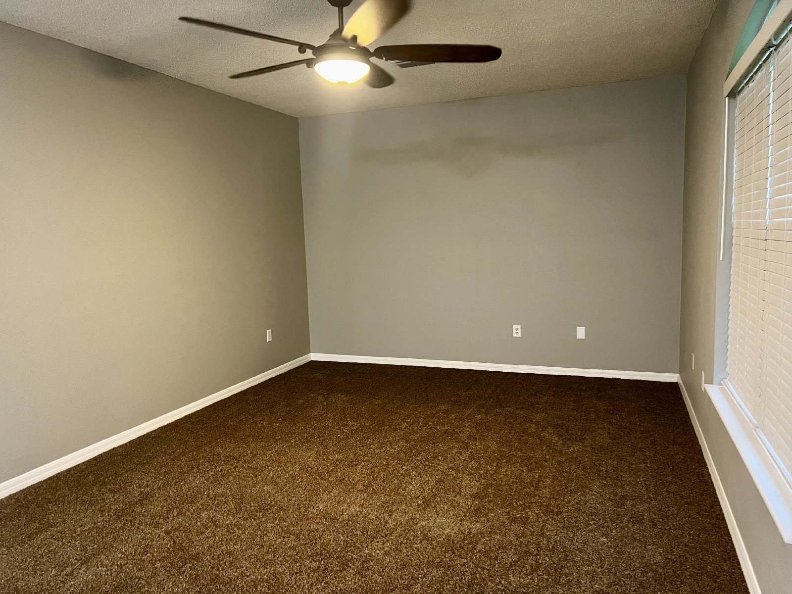 Spacious 4-Bedroom, 2.5-Bathroom Home – 2,300 Sq. Ft. property image