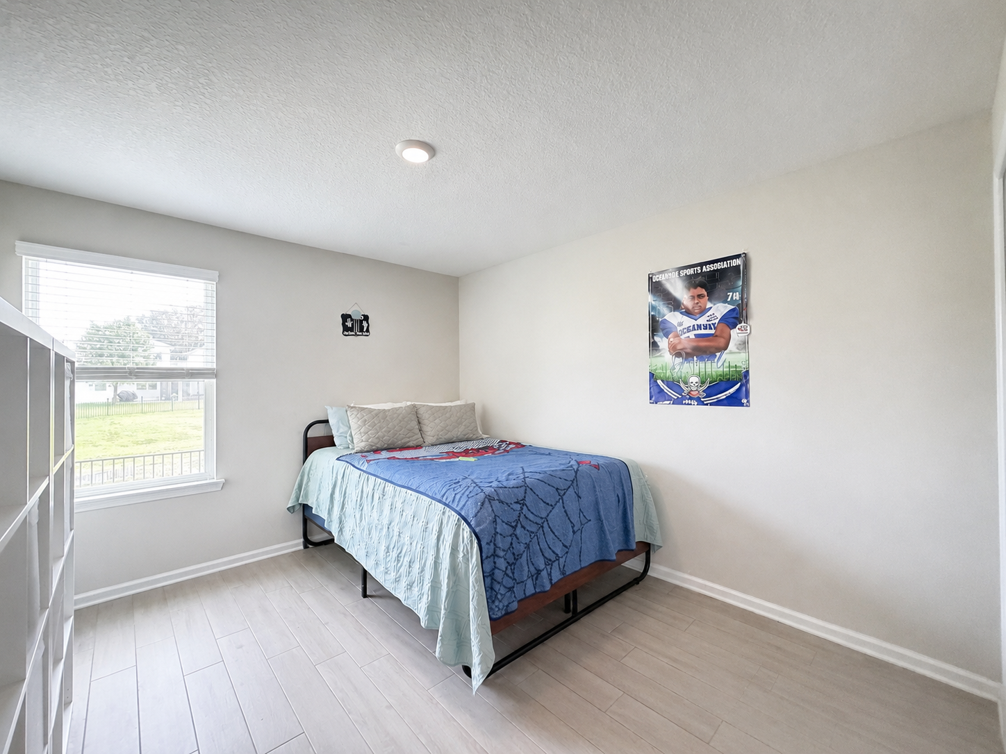 4 bedrooms, 3 bathrooms, and a 3-car garage, Fenced - water view property image