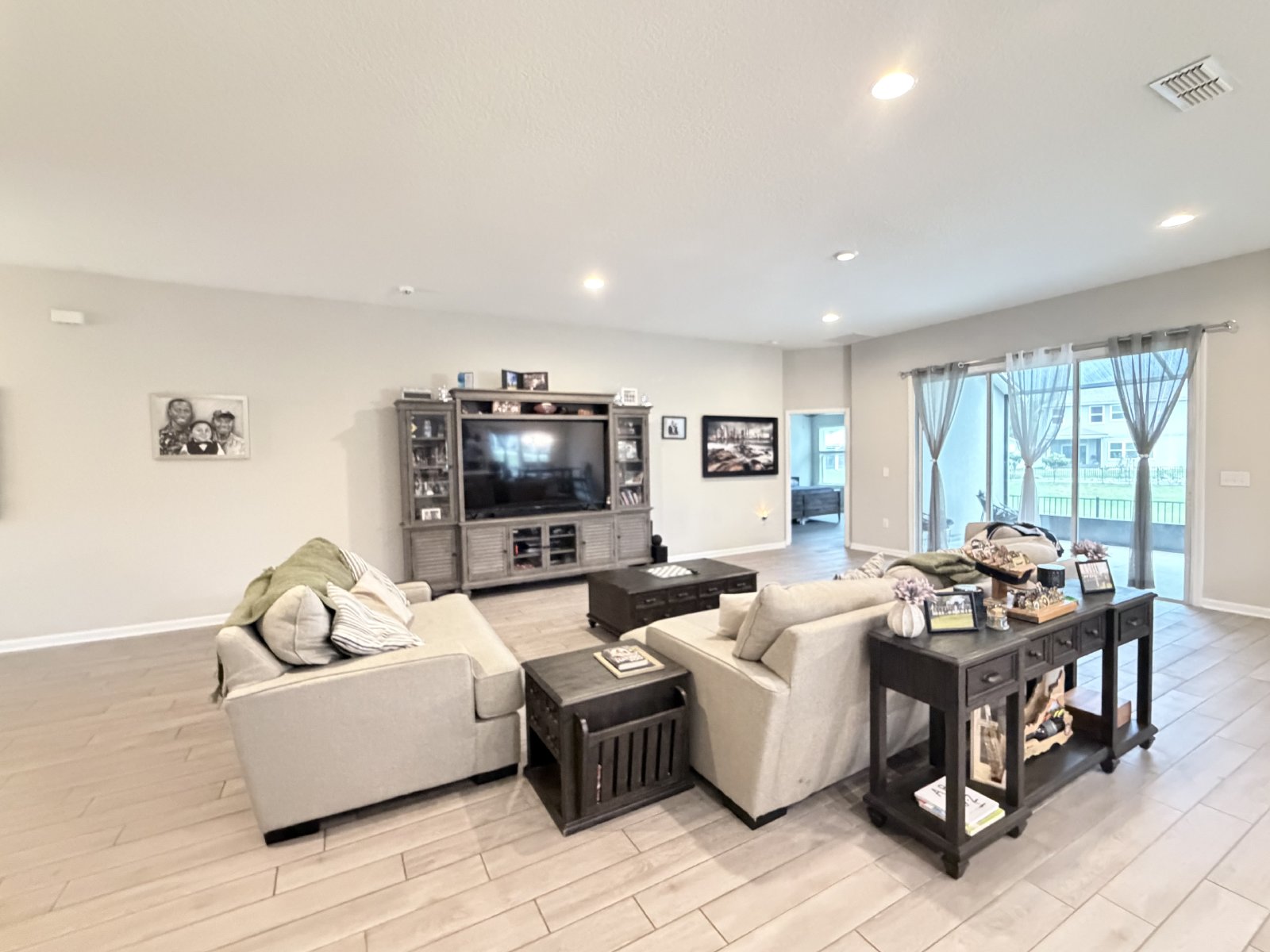 4 bedrooms, 3 bathrooms, and a 3-car garage, Fenced - water view property image