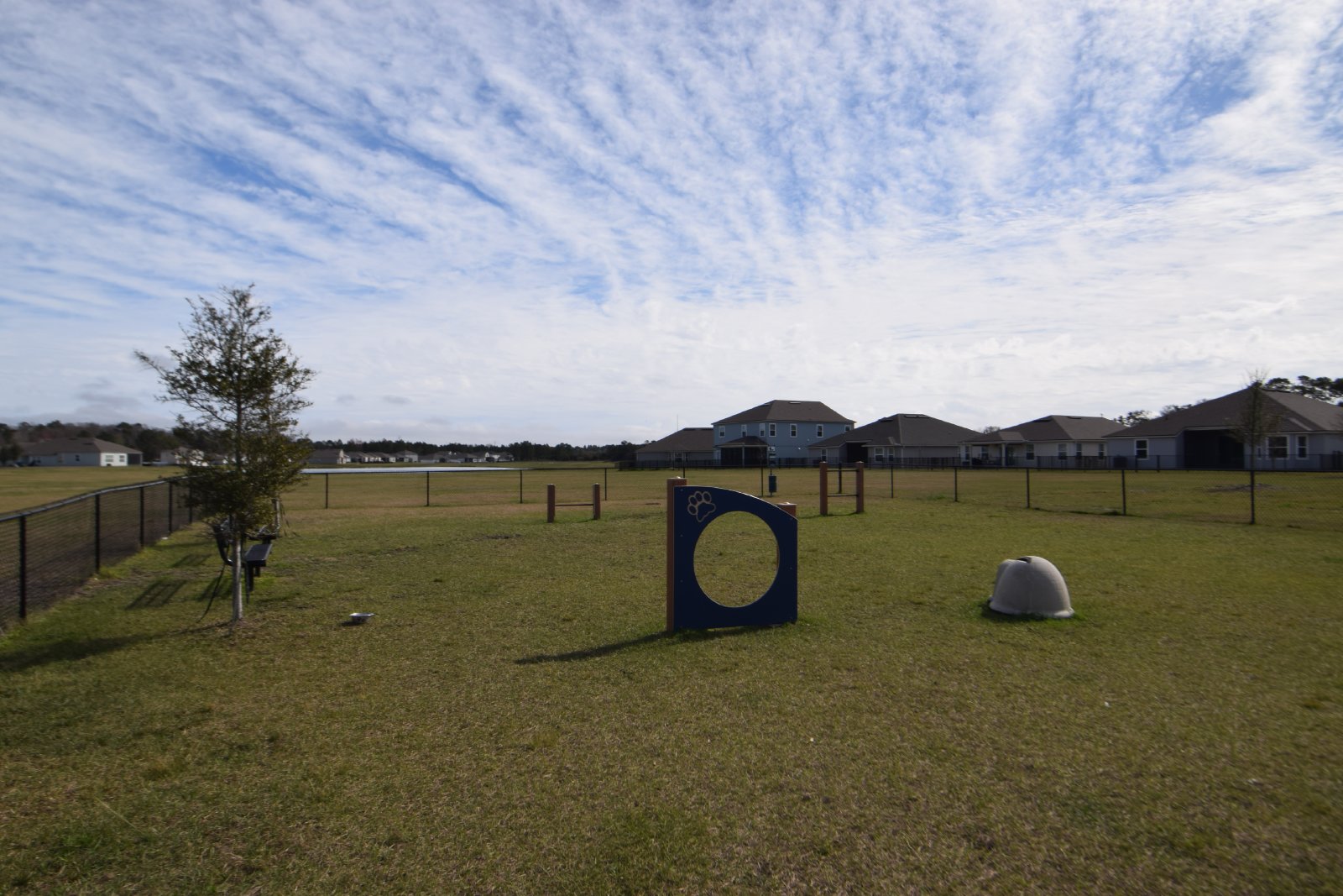 4 bedrooms, 3 bathrooms, and a 3-car garage, Fenced - water view property image