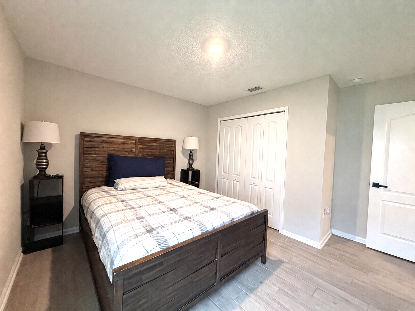 4 bedrooms, 3 bathrooms, and a 3-car garage, Fenced - water view property image