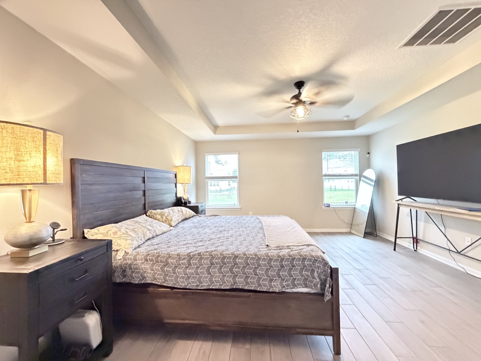 4 bedrooms, 3 bathrooms, and a 3-car garage, Fenced - water view property image