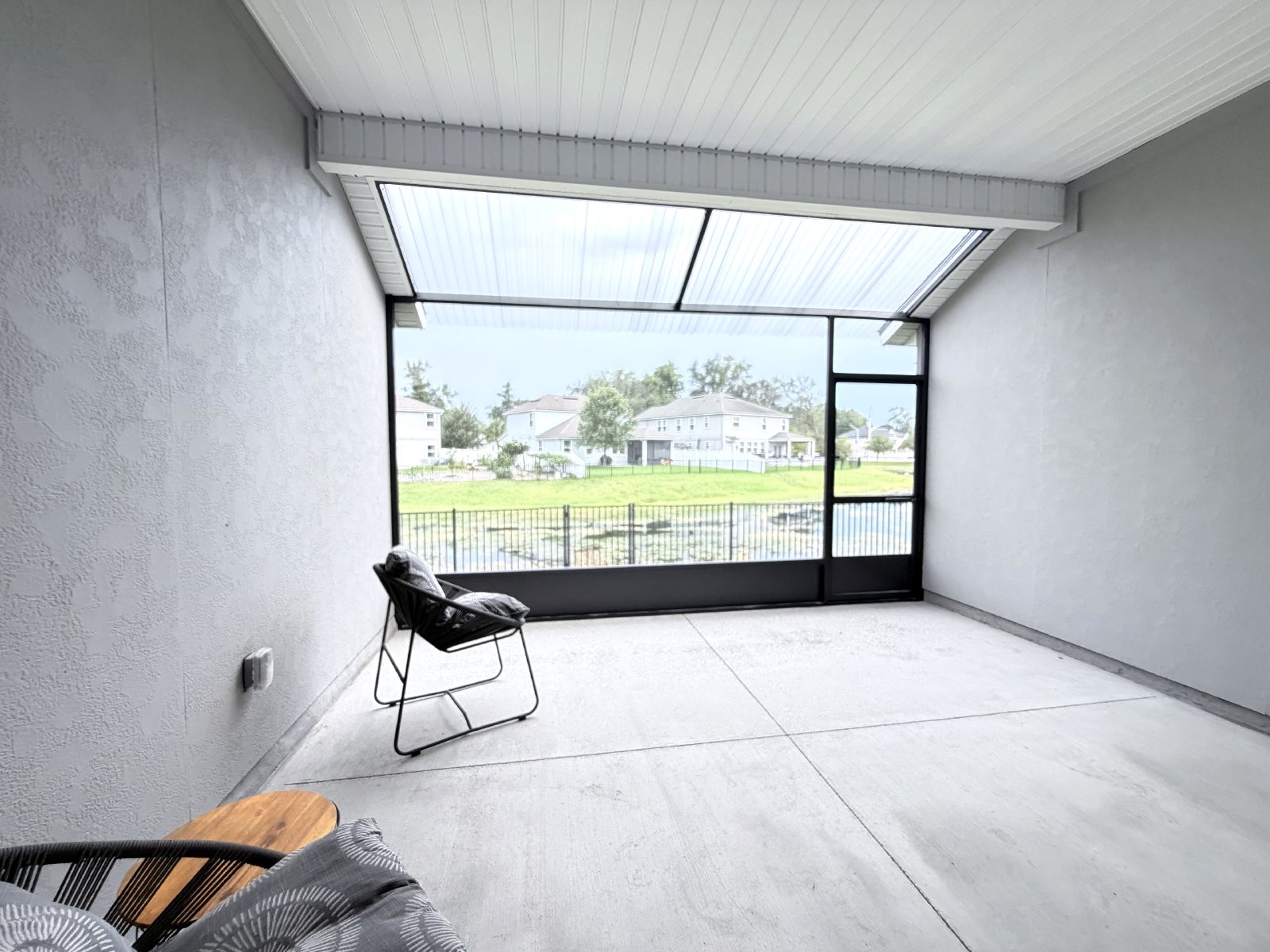 4 bedrooms, 3 bathrooms, and a 3-car garage, Fenced - water view property image