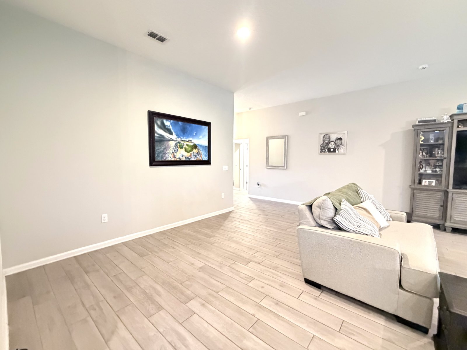 4 bedrooms, 3 bathrooms, and a 3-car garage, Fenced - water view property image