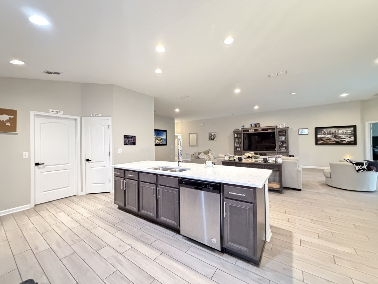 4 bedrooms, 3 bathrooms, and a 3-car garage, Fenced - water view property image