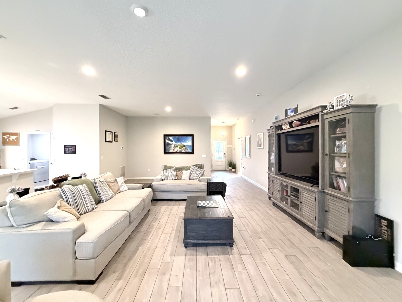 4 bedrooms, 3 bathrooms, and a 3-car garage, Fenced - water view property image