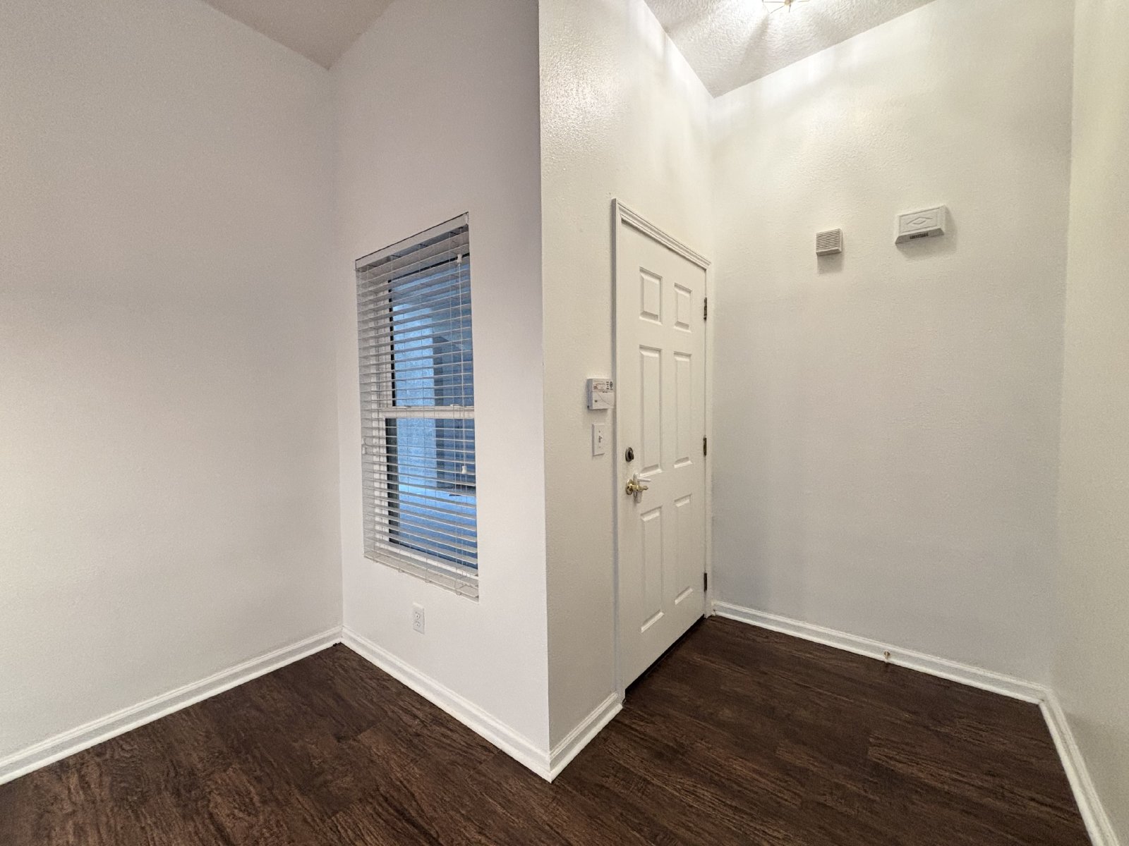 6106 MAGGIES CIR, 104, JACKSONVILLE, FL 32244 property image