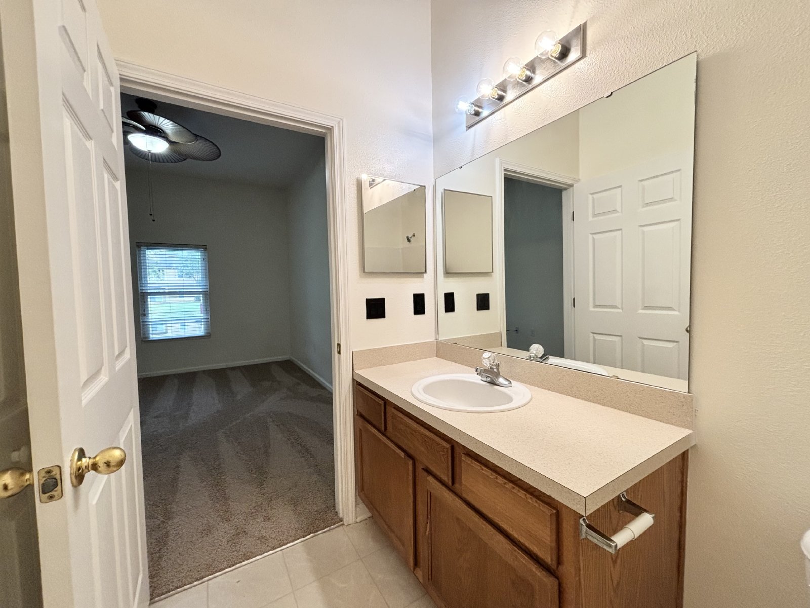 6106 MAGGIES CIR, 104, JACKSONVILLE, FL 32244 property image