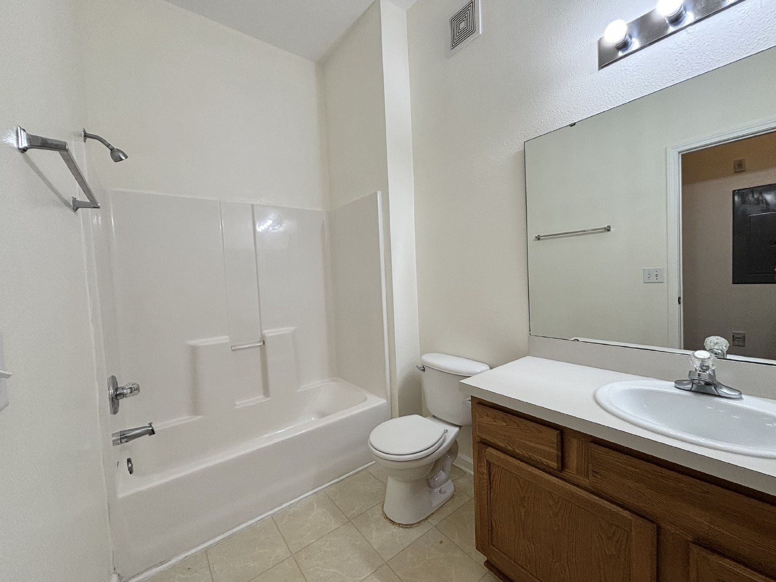 6106 MAGGIES CIR, 104, JACKSONVILLE, FL 32244 property image