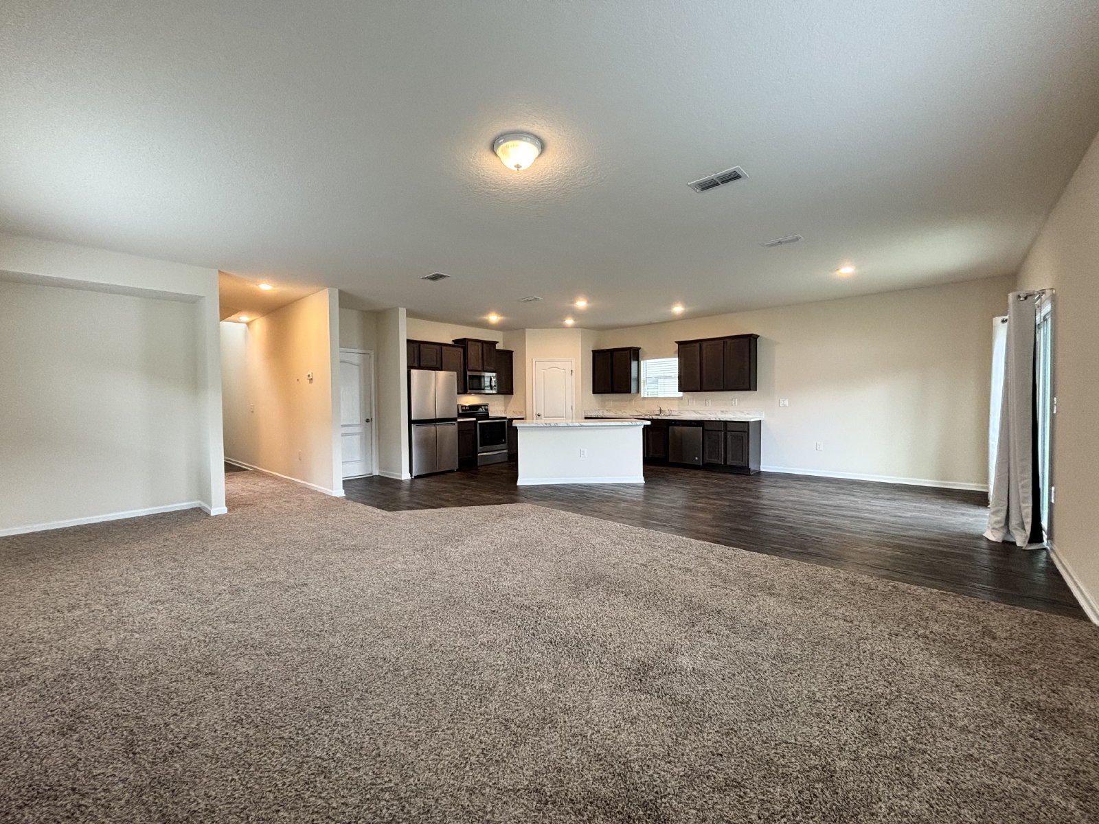 4 Bedroom 2.5 Bathrooms in Fox Creek property image