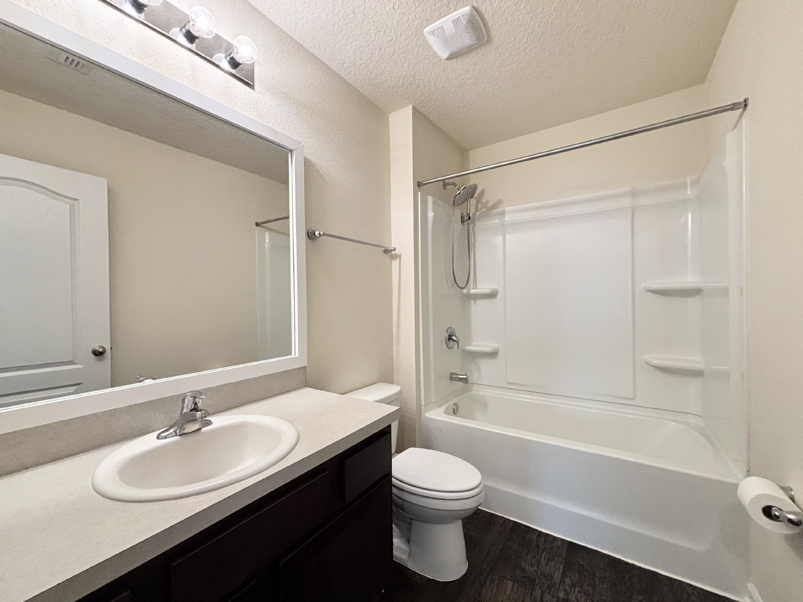 4 Bedroom 2.5 Bathrooms in Fox Creek property image
