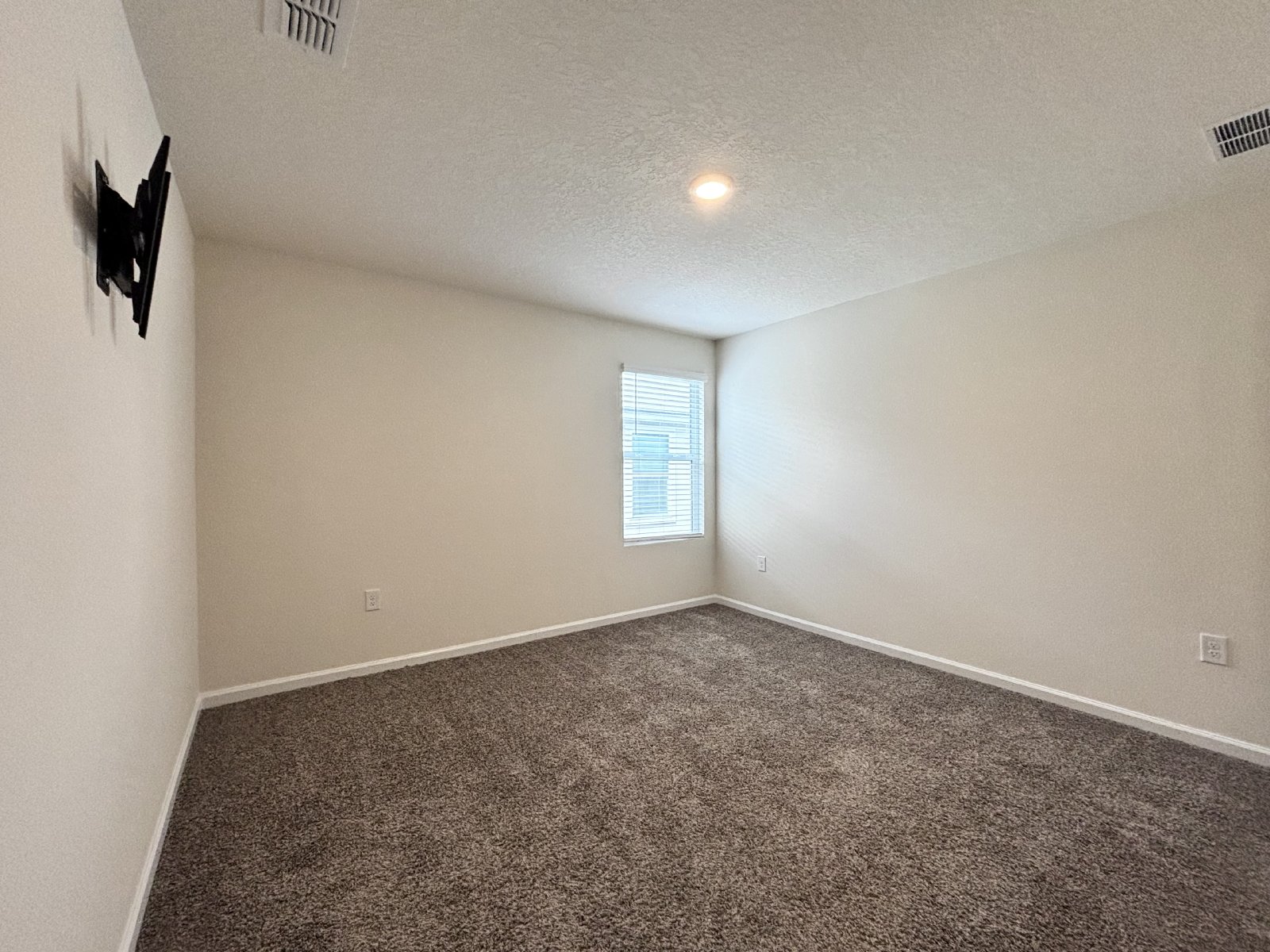 4 Bedroom 2.5 Bathrooms in Fox Creek property image