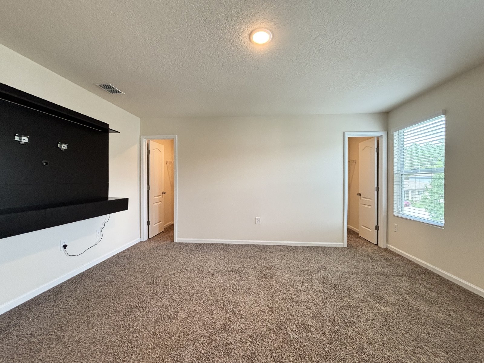 4 Bedroom 2.5 Bathrooms in Fox Creek property image