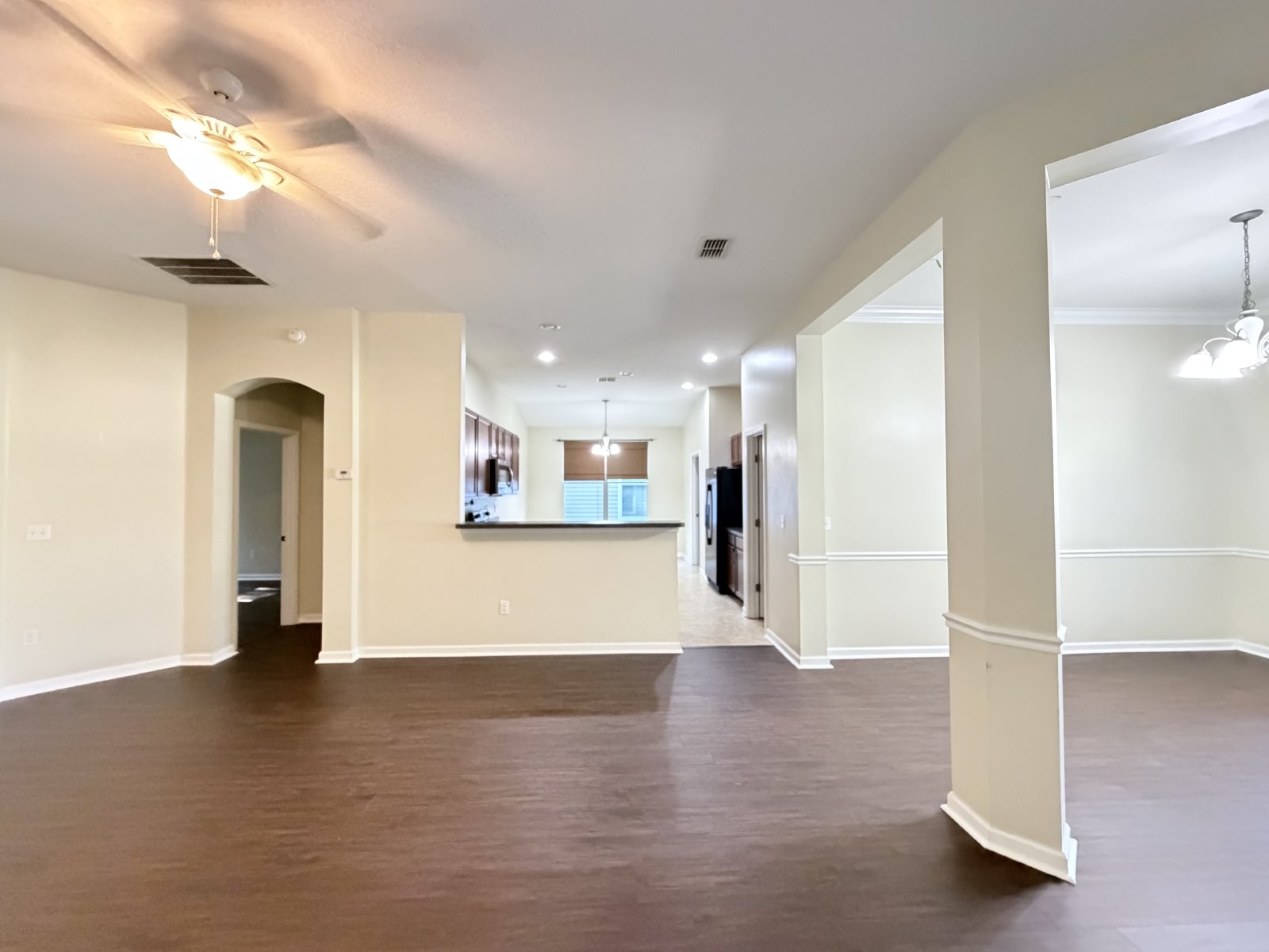 Great location 4/2 Fenced and spacious - Easy commute to Airport, Downtown, military bases, beaches and parks property image