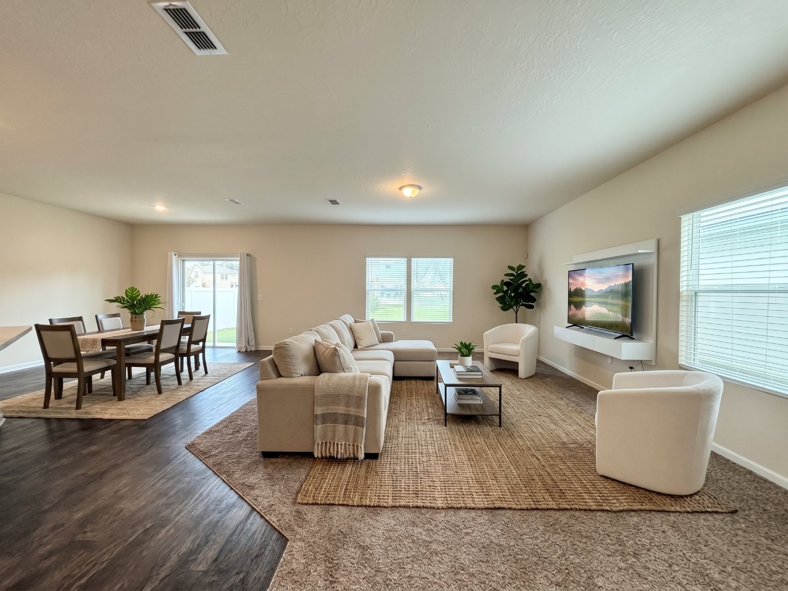 4 Bedroom 2.5 Bathrooms in Fox Creek property image
