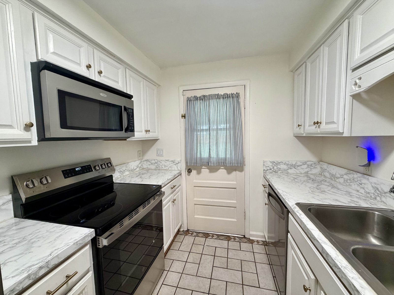 Three bedroom home in convenient location! property image